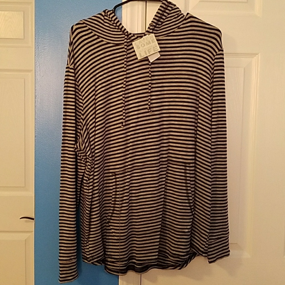 Long sleeve shirt with hood